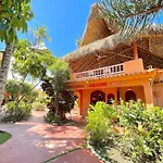 Los Corales Villa 2 Bedrooms - Swimming Pool Wifi Bbq Parking