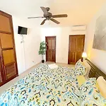 Pool View Condo Hotel 6 People Wifi Pickup Beach Club & Spa
