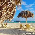Sol Caribe Suites - Playa Los Corales - Beach Club, Wifi, Swimming Pool