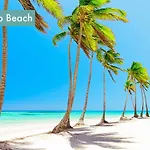 Relaxing 2 Bedroom Ocean View With Pool Close To The Beach