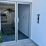 Luxurious 2 Bedroom Apartment With Pool