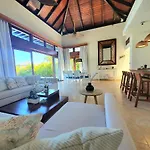 Espectacular Villa Tropical De 2 Hab/ Con Piscina Privada Y Bbq