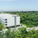 Charming 2 Bedroom Apartment With Pool