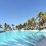 Stylish Lux Beach Condo Aquamarina Cap Cana