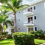 Tropicana Suites Deluxe Beach Club And Pool - Playa Los Corales