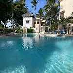 Refugio Costa Amare Pool Residence Los Corales