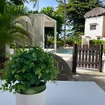 Refugio Costa Amare Pool Residence Los Corales