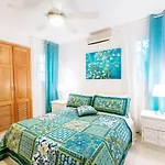 Tropicana Suites Beach Club And Pool