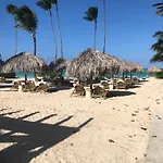 Beautiful One Bedroom Unit With Pool And Beach Club In A Golf Project