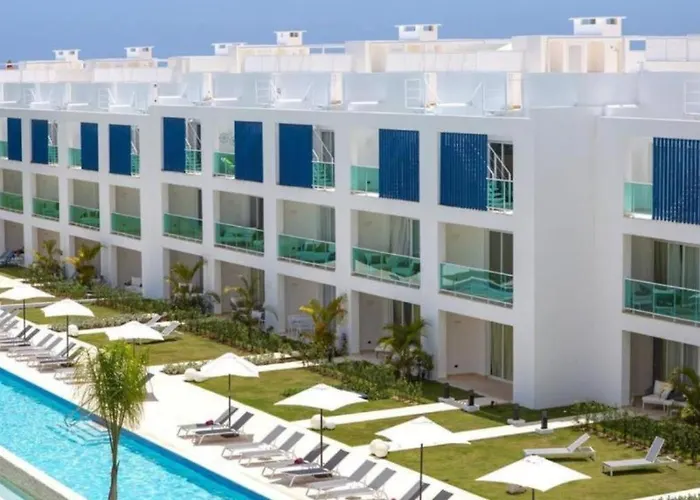 Cana Rock Condos Infinity Pool & Beach Suites
