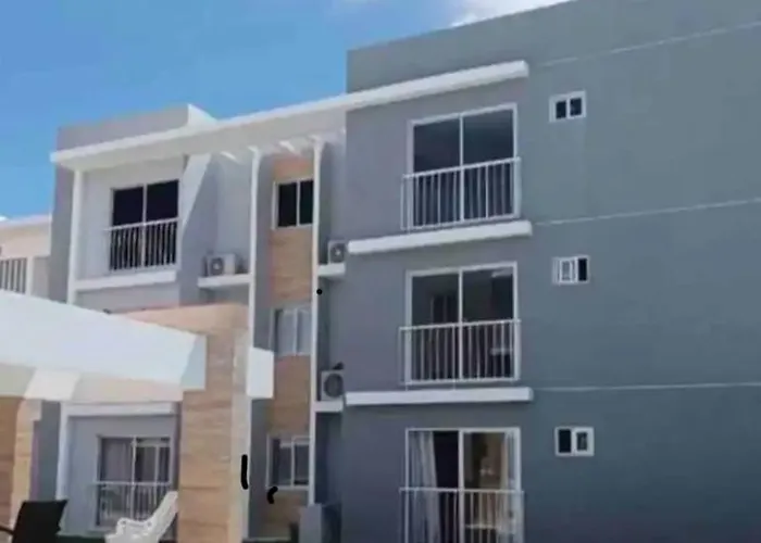 Luxurious 2 Bedroom Apartment With Pool