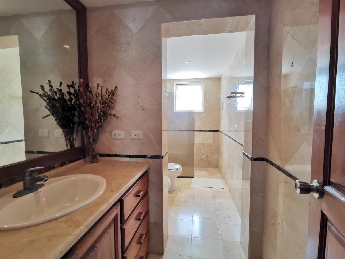 Penthouse Las Terrazas On Bavaro Beach Pool Wifi Bbq 6guests Parking Pickup Apartamento