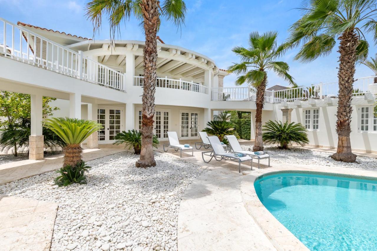 Apartment Paradise Luxury With Huge Pool And Jacuzzi