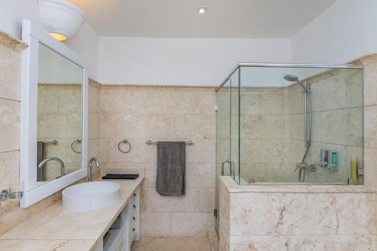 Apartment Paradise Luxury With Huge Pool And Jacuzzi