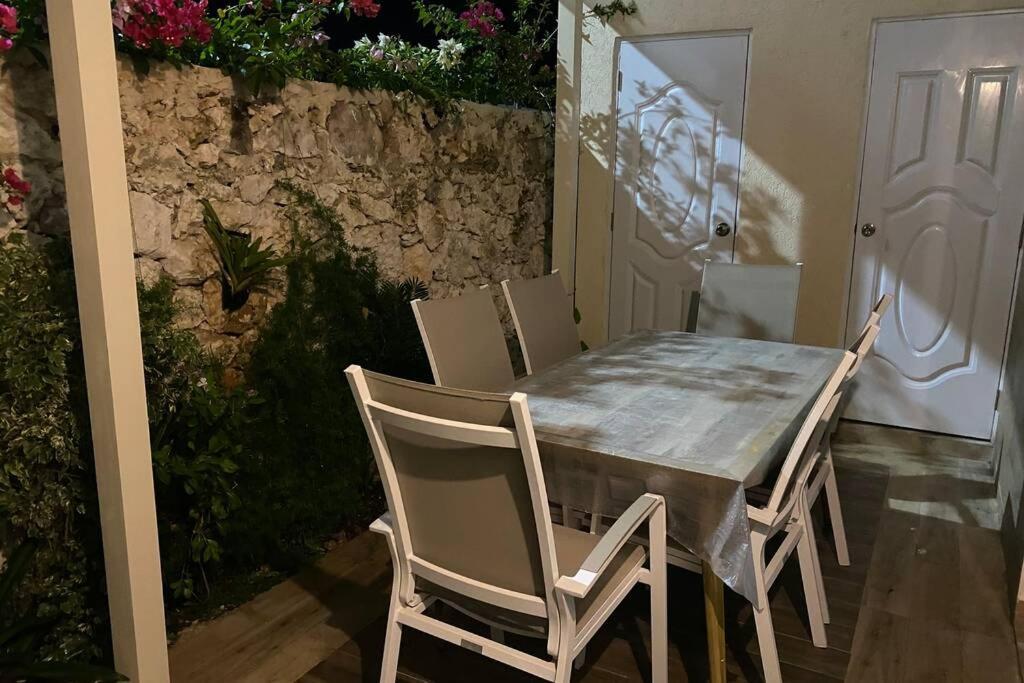 Brand New Vacation In Embassy Village Pousada *