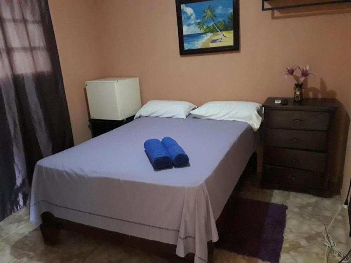 In Guest - Next Nivel - Queen Guest house