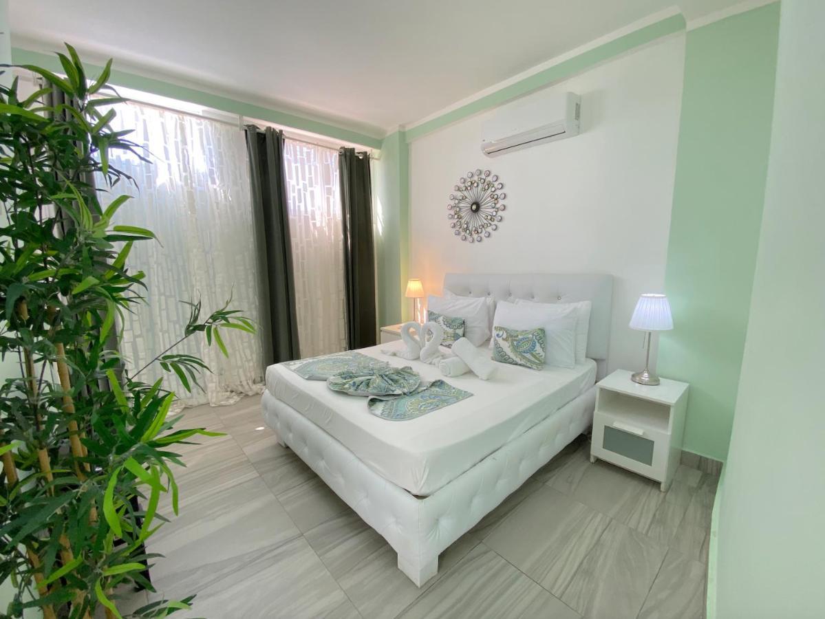 Caribbean Dream Suites Playa Los Corales - Pool Beach Club & Hotel