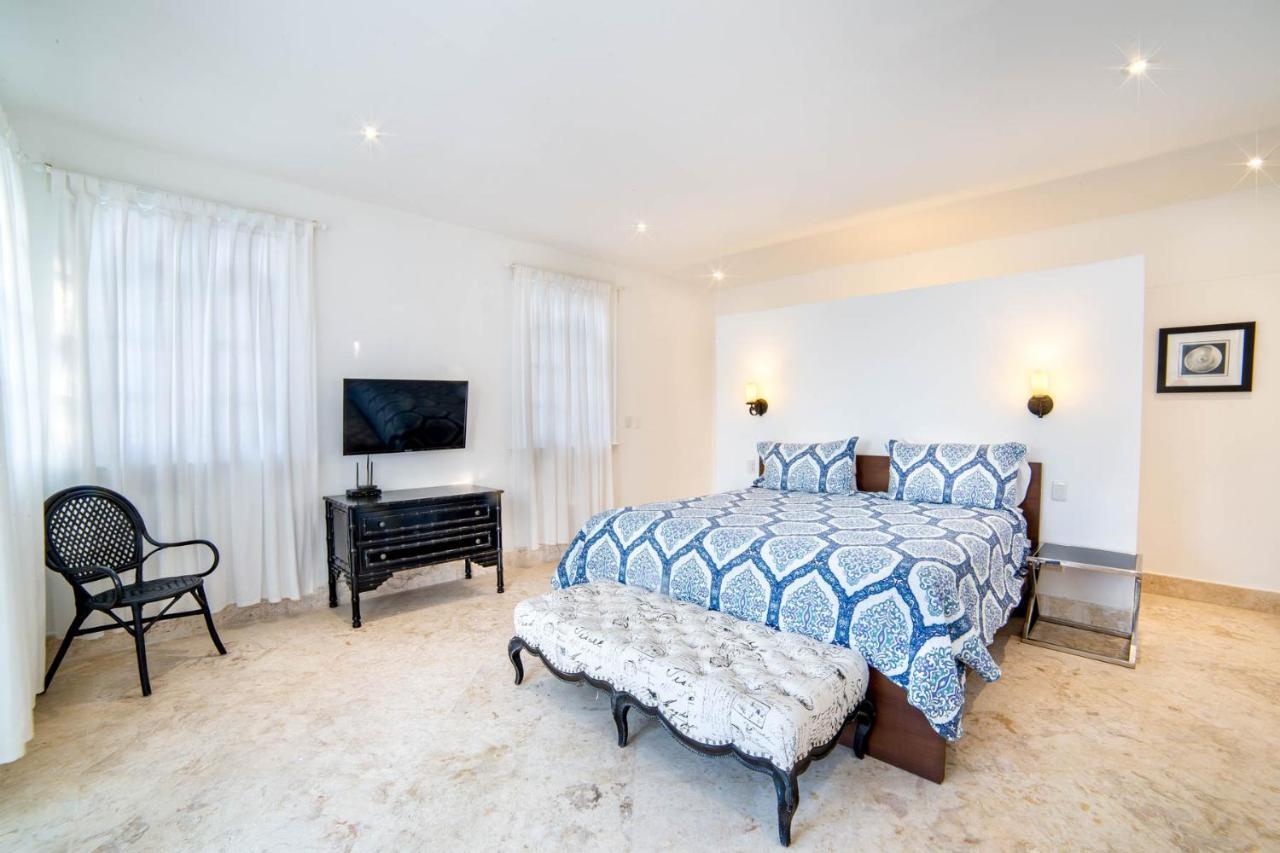 Apartment Paradise Luxury With Huge Pool And Jacuzzi