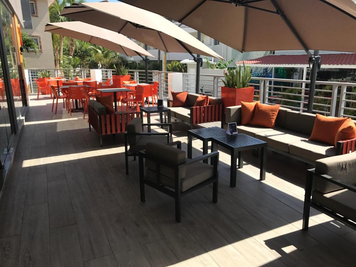 Ducassi Suites Rooftop Pool - Beach Club And