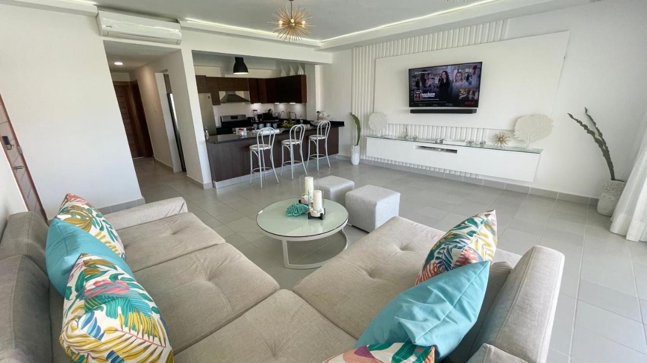 Relaxing 2 Bedroom Ocean View With Pool Close To The Beach Apartment *