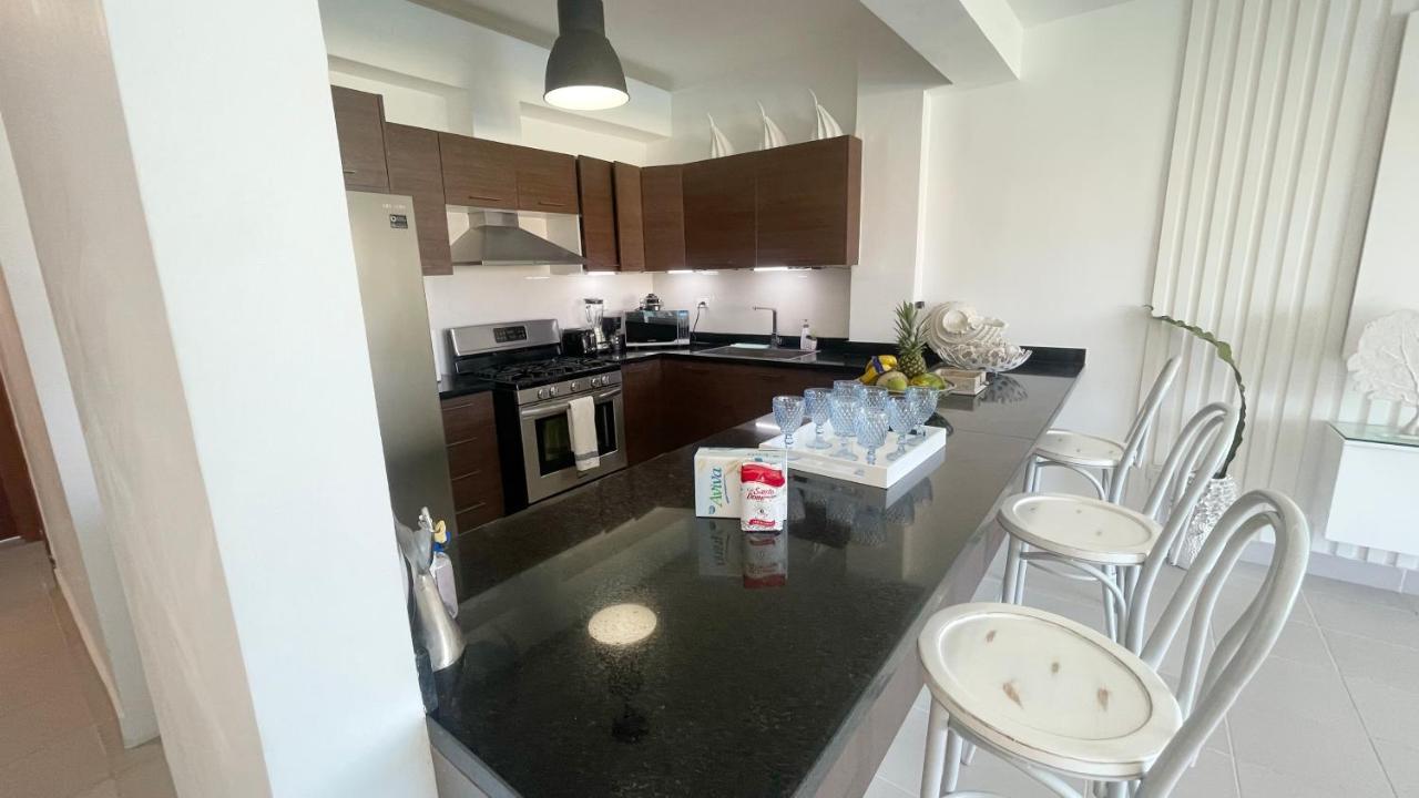 Apartment Relaxing 2 Bedroom Ocean View With Pool Close To The Beach