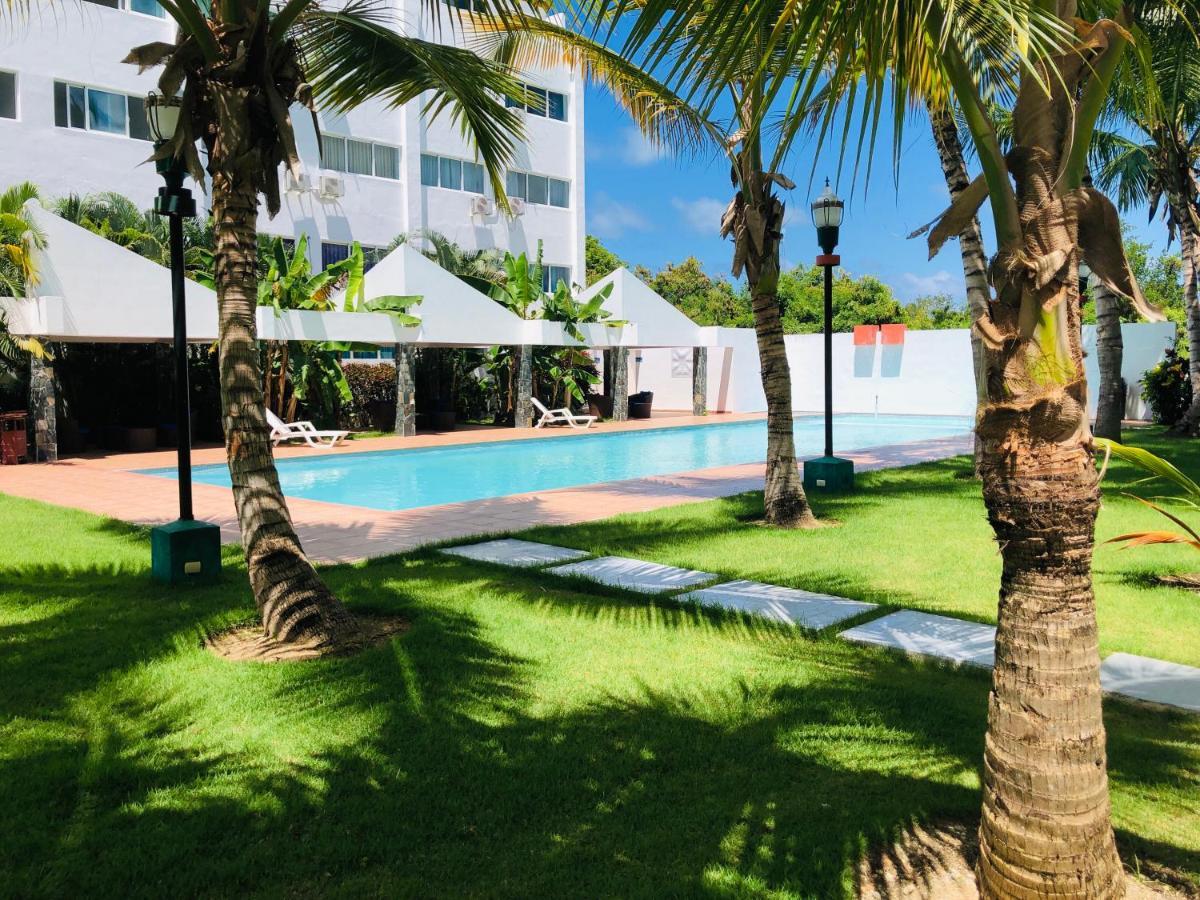 Sunny Caribbean With Pool *