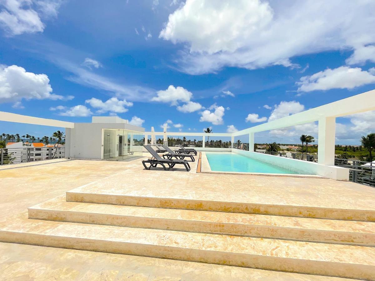 Ducassi Suites & - Playa Bavaro - Wifi - Parking - Rooftop Pool & Hotel