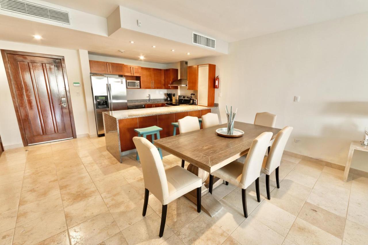 Beachfront Lux With Private Terrace Apartment