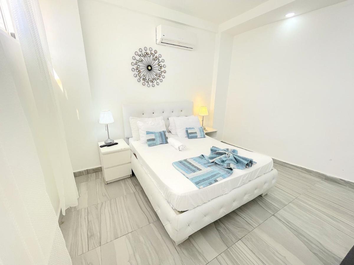 Ducassi Suites & - Playa Bavaro - Wifi - Parking - Rooftop Pool &