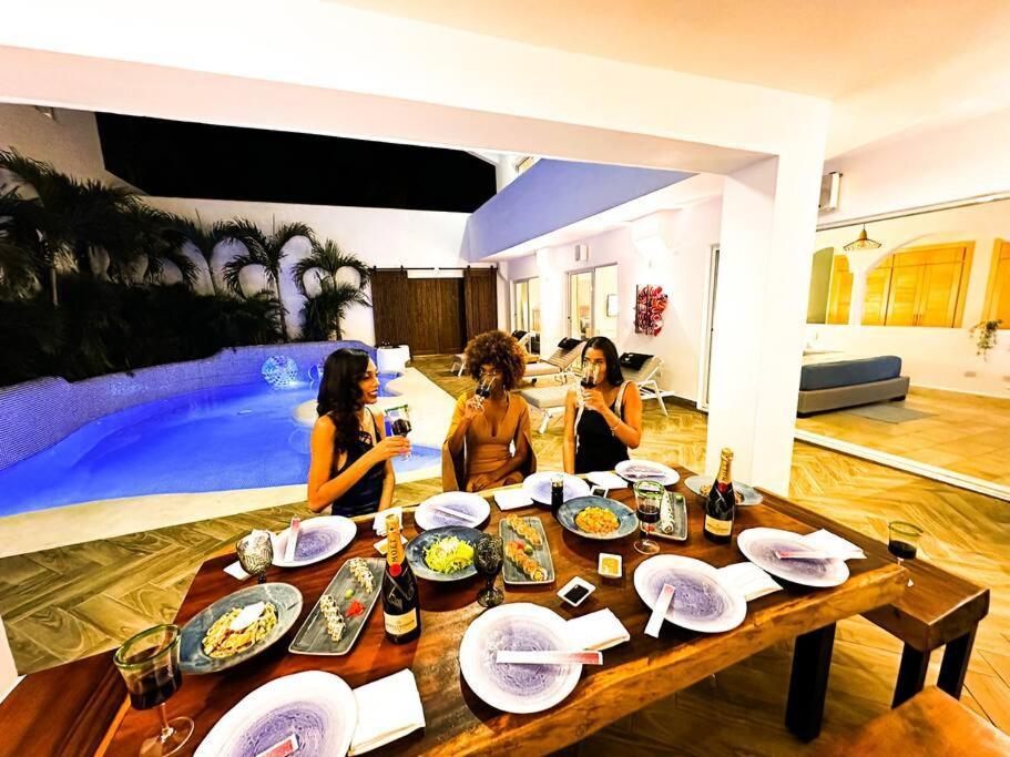 Beach Jade With Private Pool, Jacuzzi & Maid