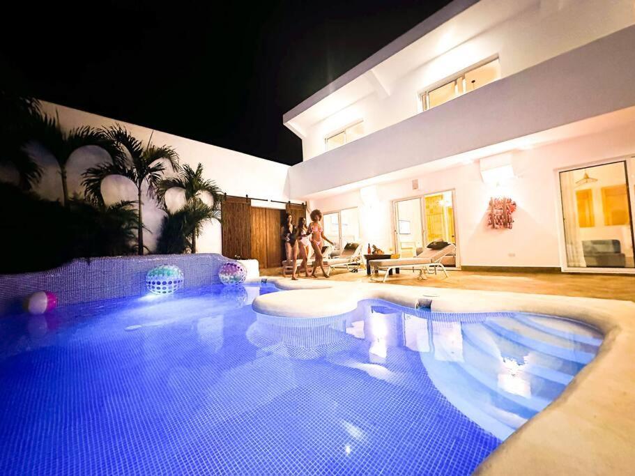 Beach Jade With Private Pool, Jacuzzi & Maid Villa *