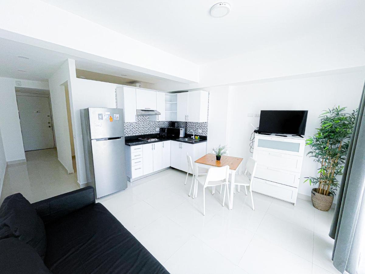 Rooftop Pool Ducassi Studio Suites Deluxe Club & 5*