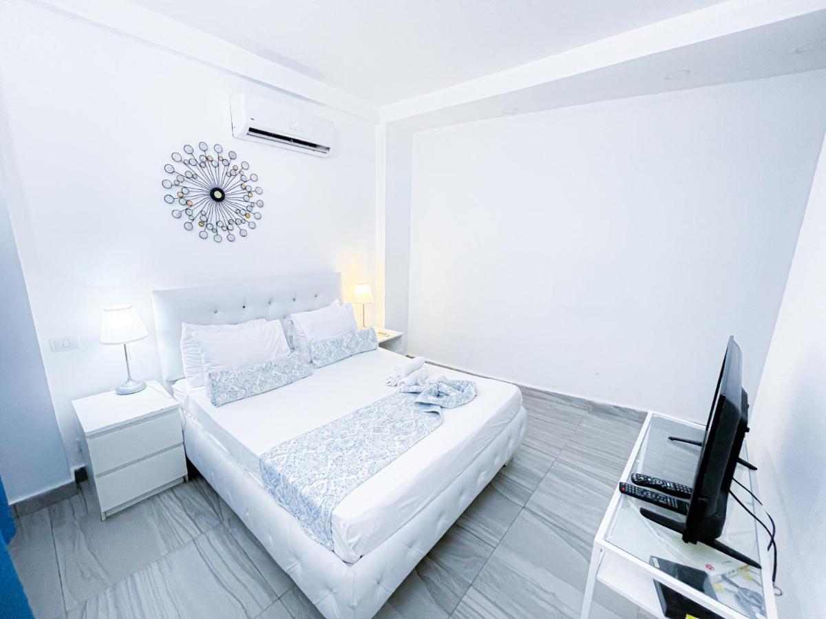 Rooftop Pool Ducassi Studio Suites Deluxe Club &