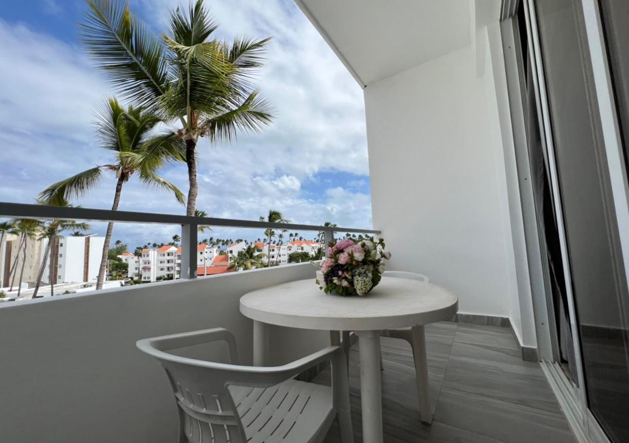 Hotel Vacation Suites With Rooftop Pool, Club, Spa, Restaurants - Playa Corales