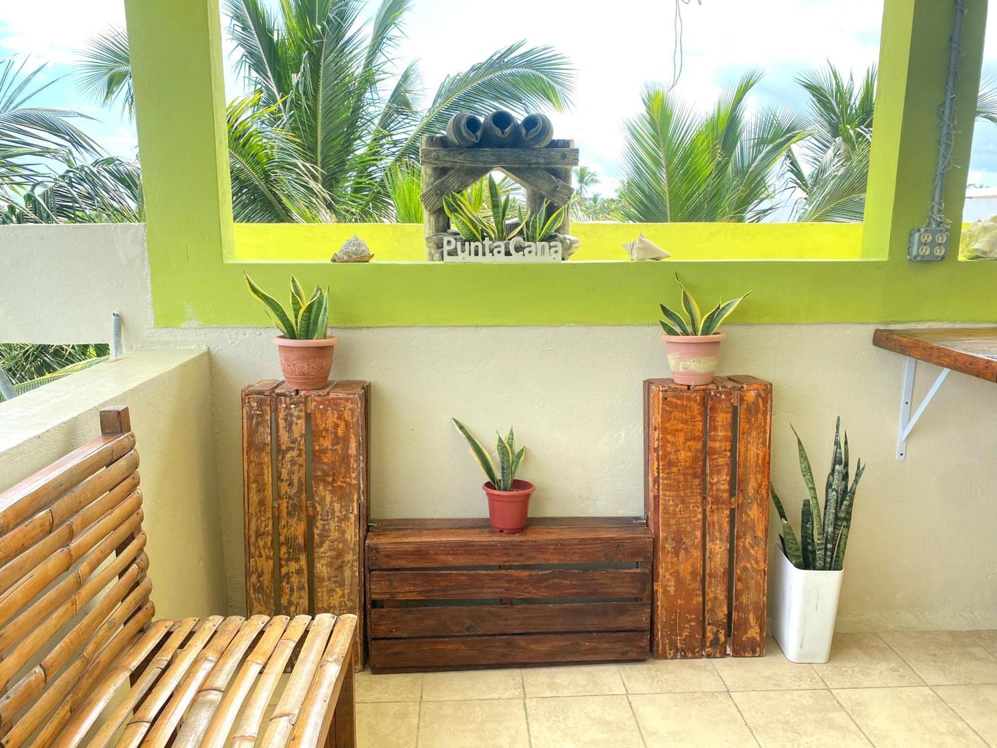 Private Rooms-art *
