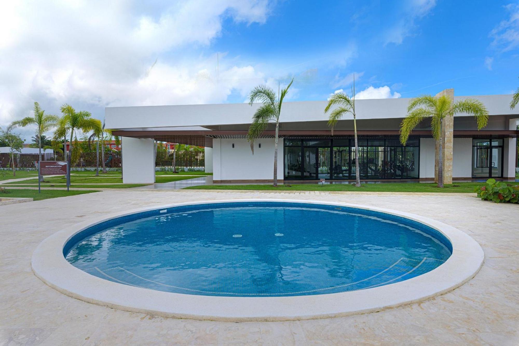 Primer Piso Vista Piscina Gimnasio Cerca De Playa Punta Cana