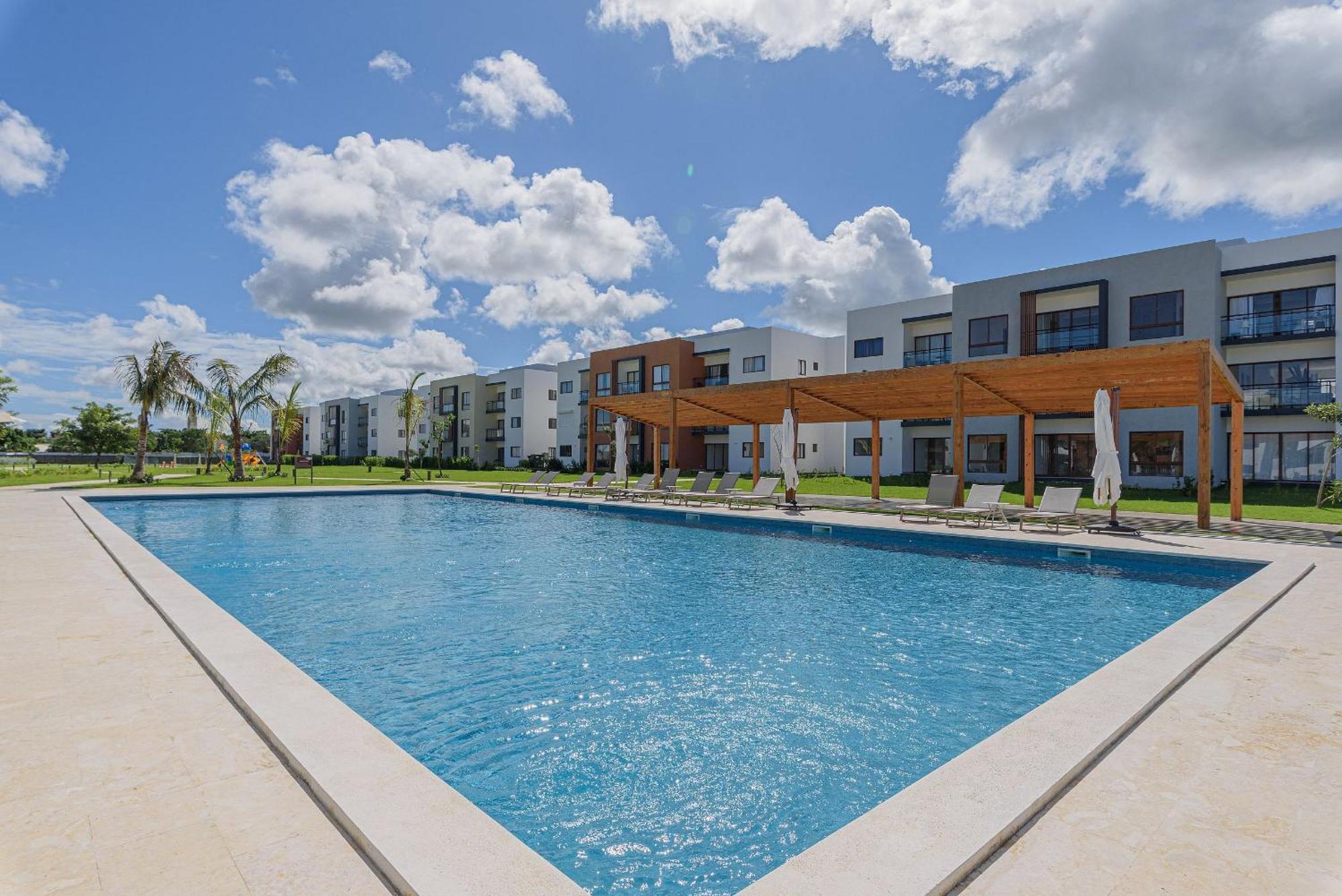 Primer Piso Vista Piscina Gimnasio Cerca De Playa Apartment