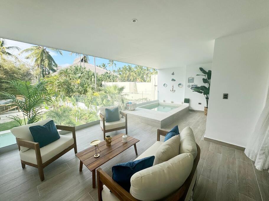 The Zee Corner Tropical Paradise At The Caribe Apartment *