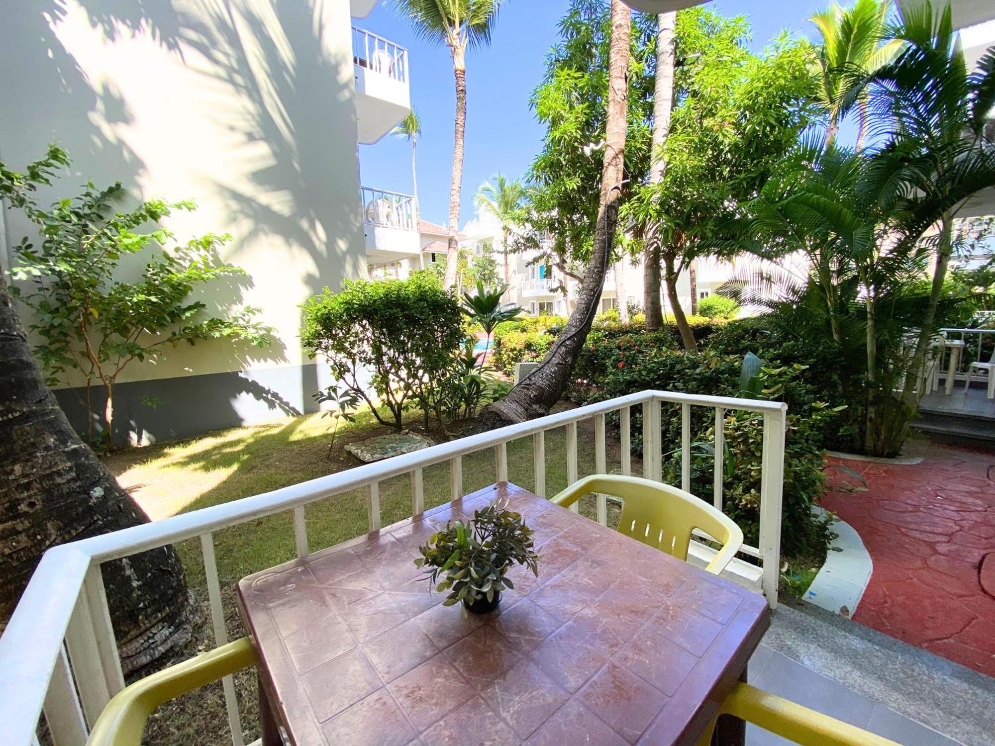 Caraibo Beach Club & Pool Hotel