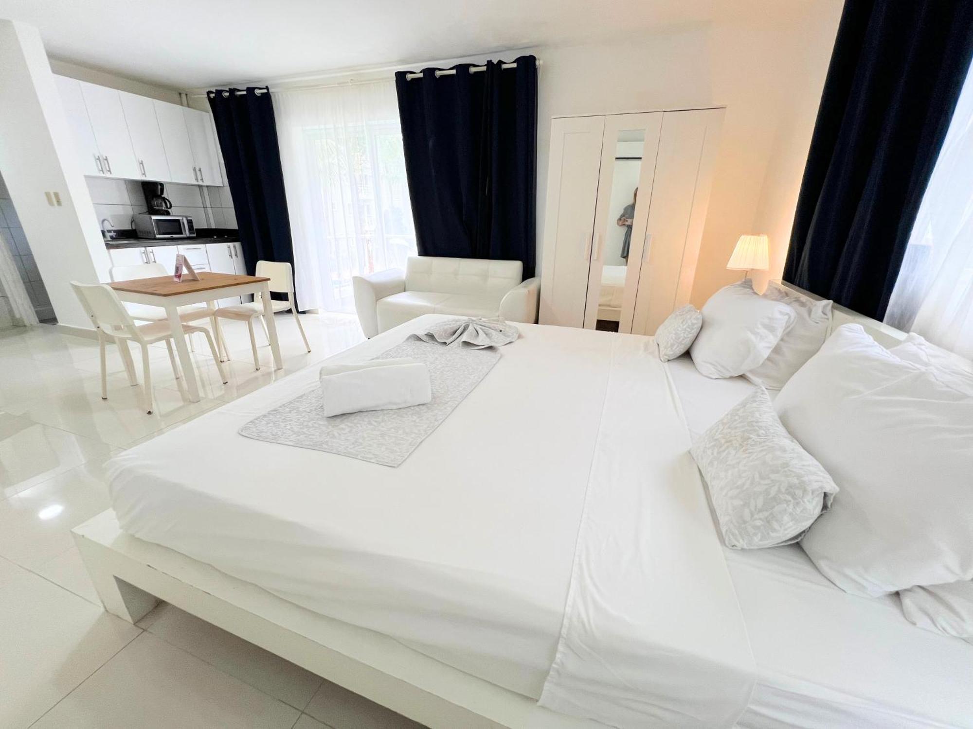 Hotel Caraibo Beach Club & Pool