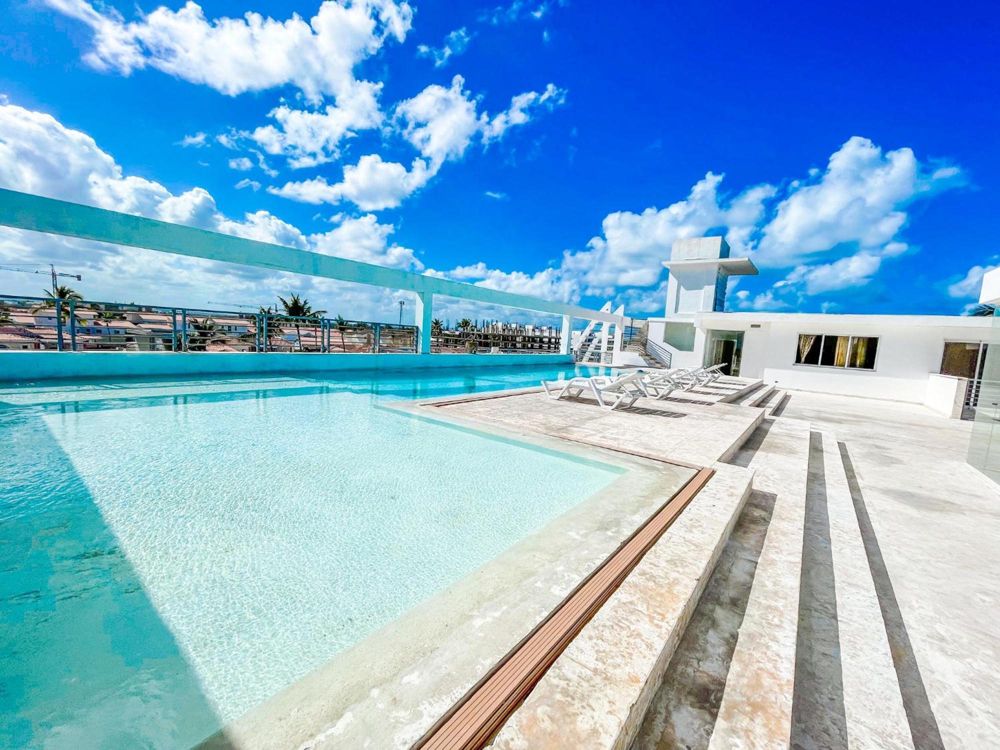 Rooftop Pool Ducassi Studio Deluxe Beach Club & Spa