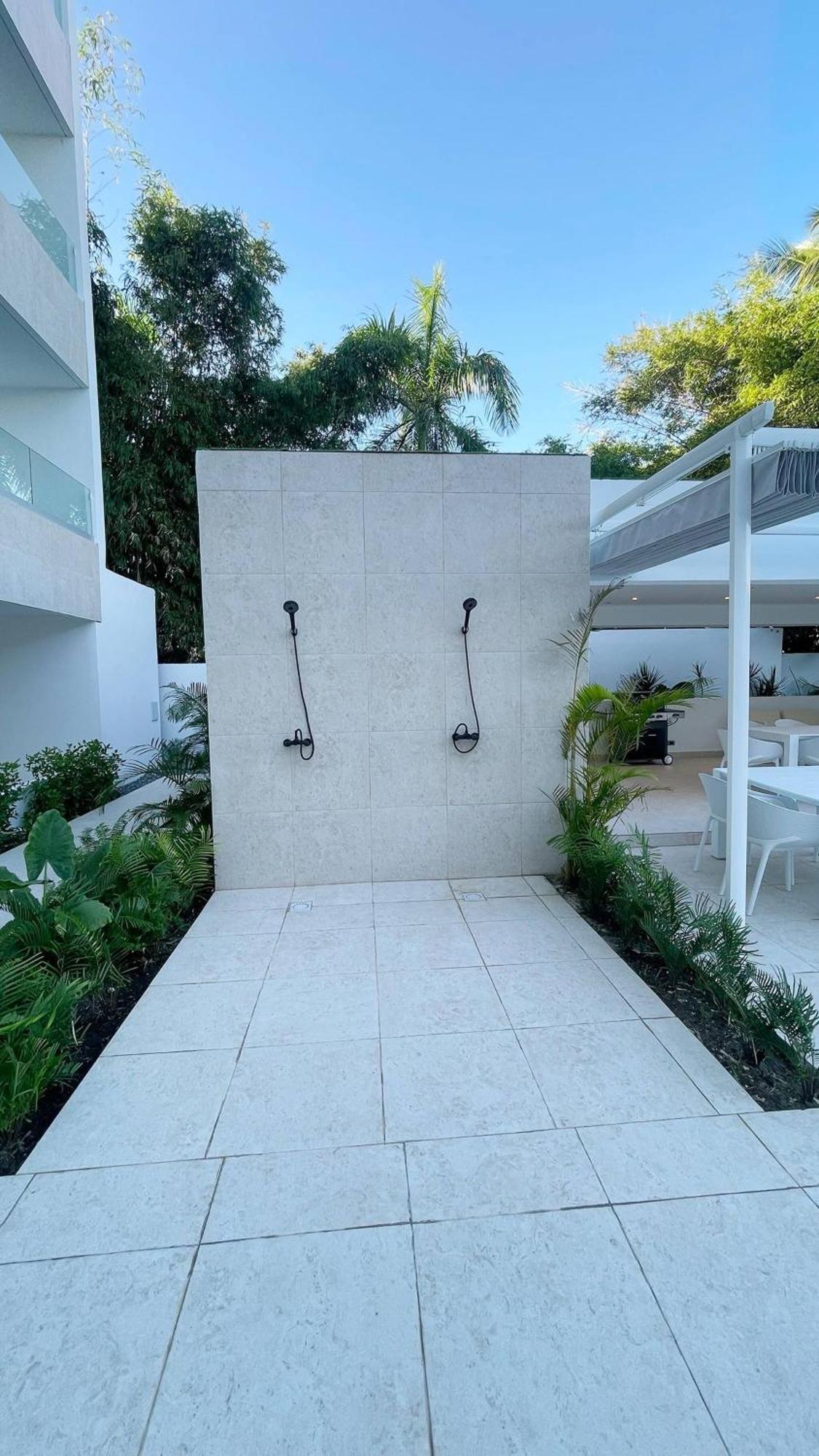 Tropical Garden With Picuzzi In Playa Bavaro Apartment