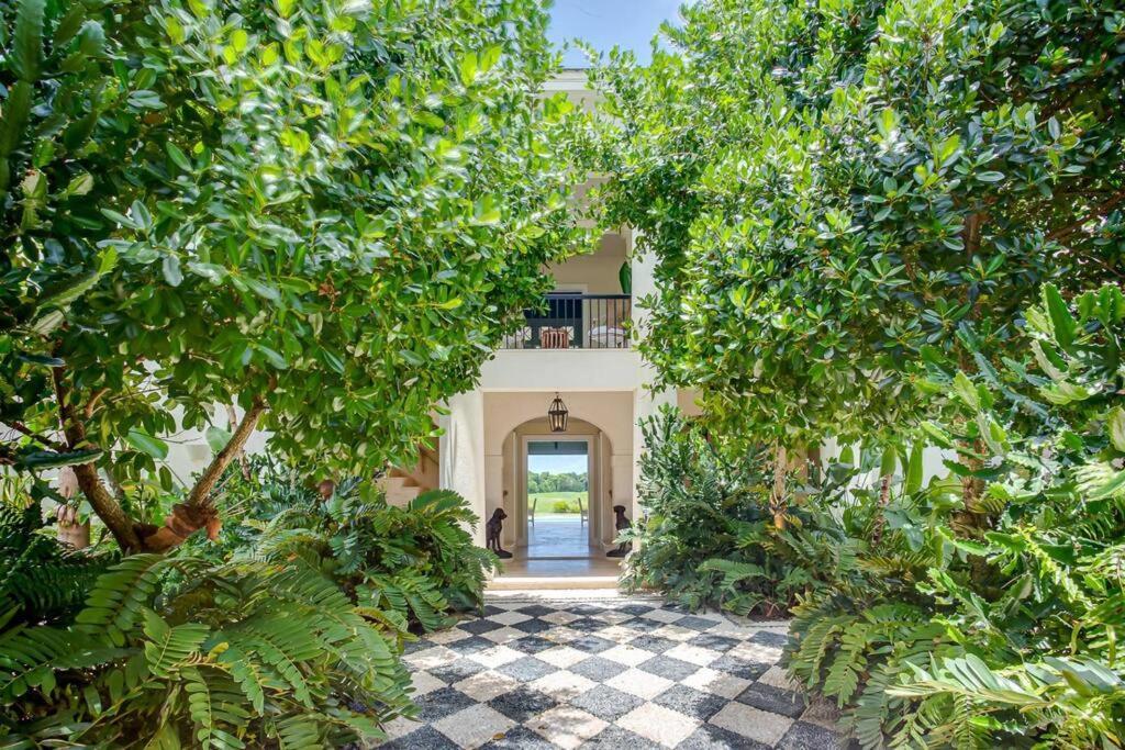 Colonial Flair In Punta Cana- Pablo Pousada *