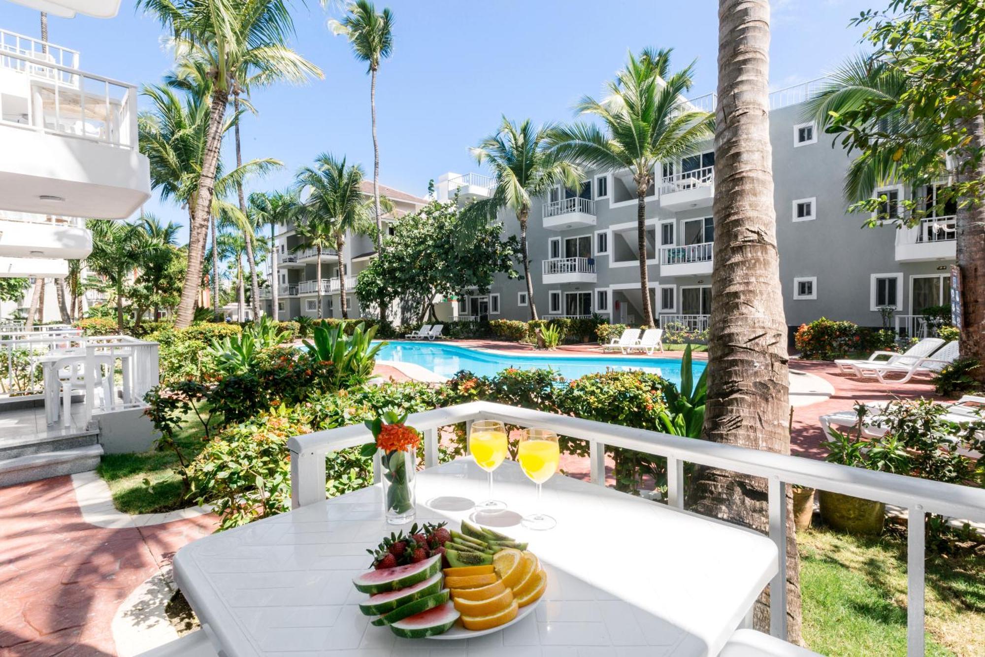 Tropicana Deluxe Beach Club And Pool - Playa Los Corales Hotel Punta Cana