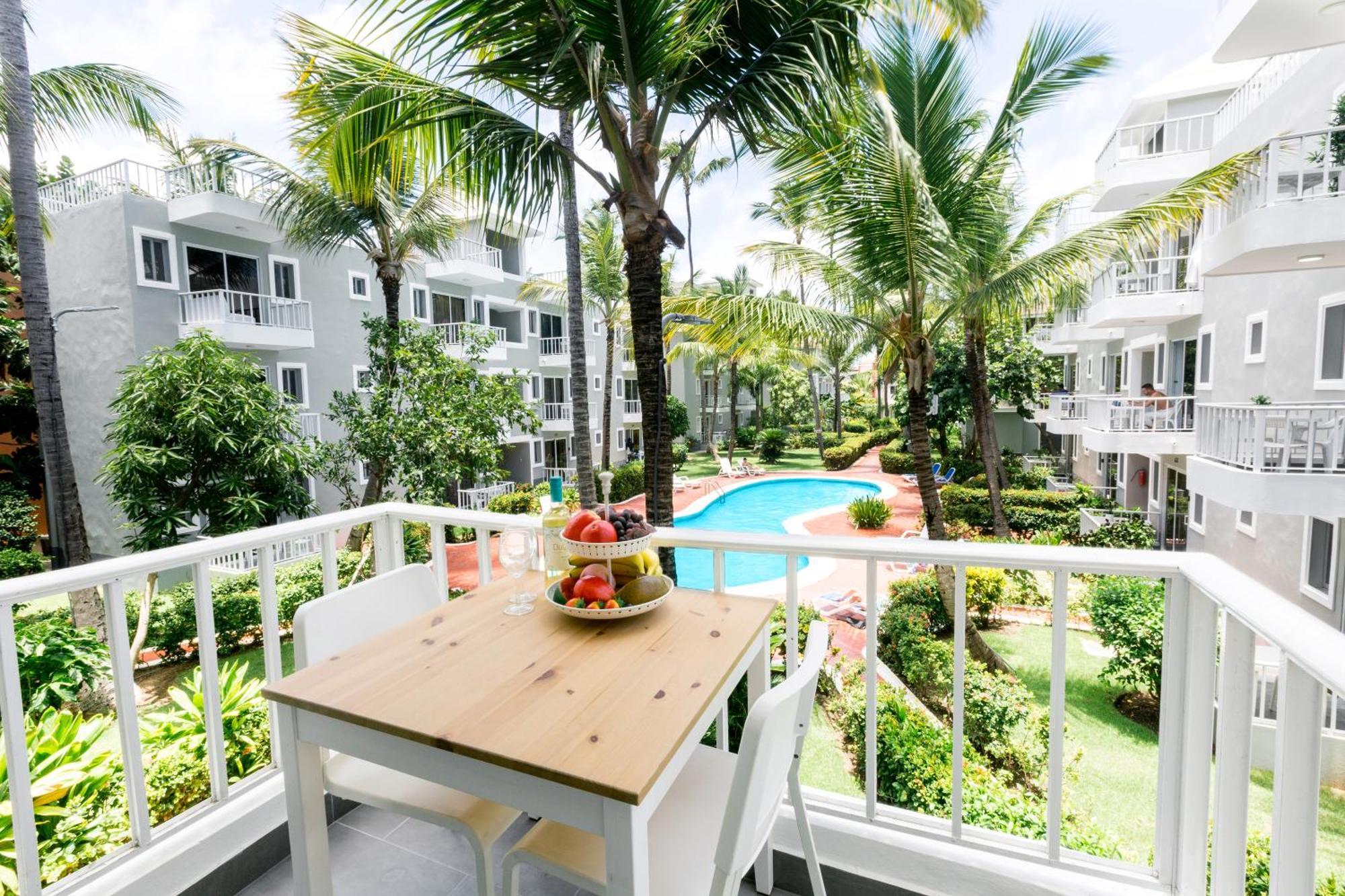 Hotel Tropicana Deluxe Beach Club And Pool - Playa Los Corales Punta Cana