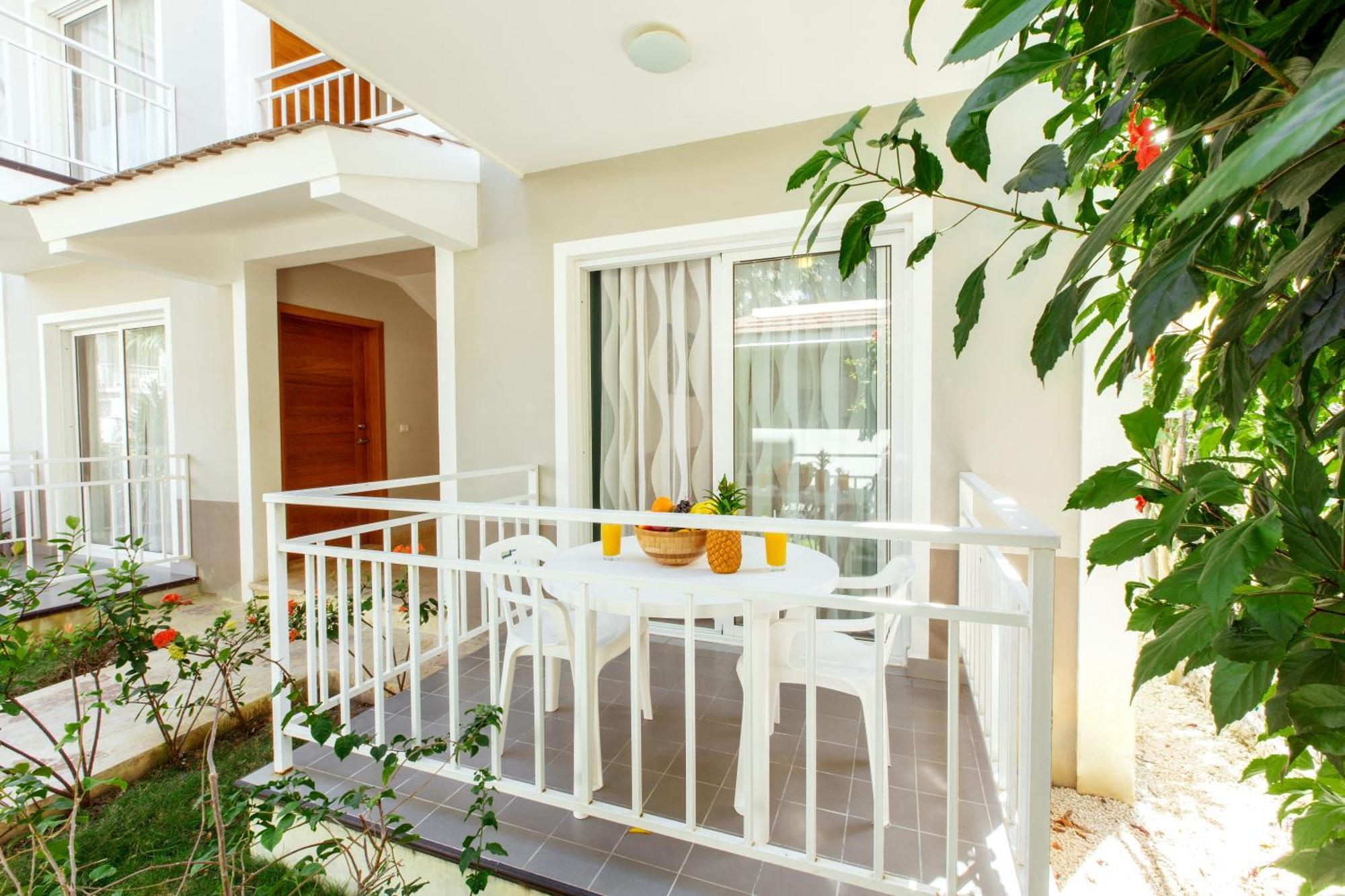 Tropicana Deluxe Beach Club And Pool - Playa Los Corales 5*