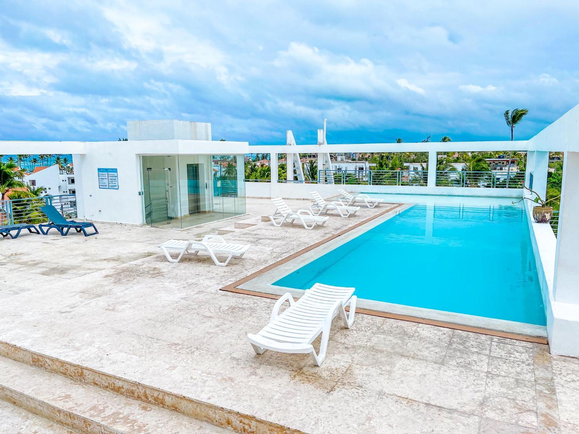 Caribbean Deluxe Ducassi Rooftop Pool Beach Club & Spa Punta Cana