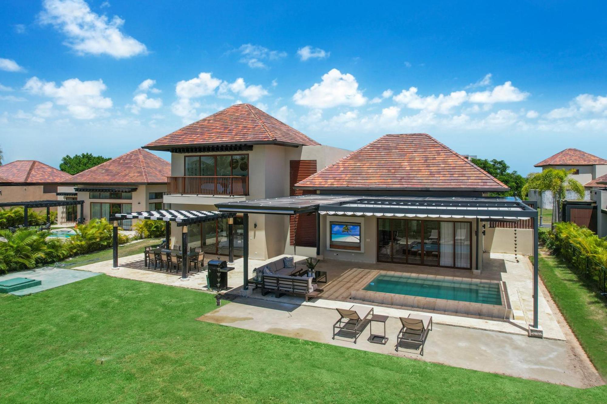 Luxury Cap Cana With 3 Bedrooms, Plunge Pool, Maid, And Golf Course Access Pousada Punta Cana