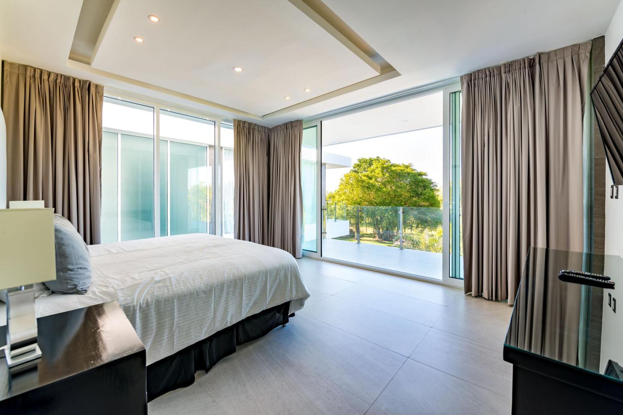 Villa Modern Brand New With Pool, Jacuzzi, Chef At Cocotal Golf & Country Club