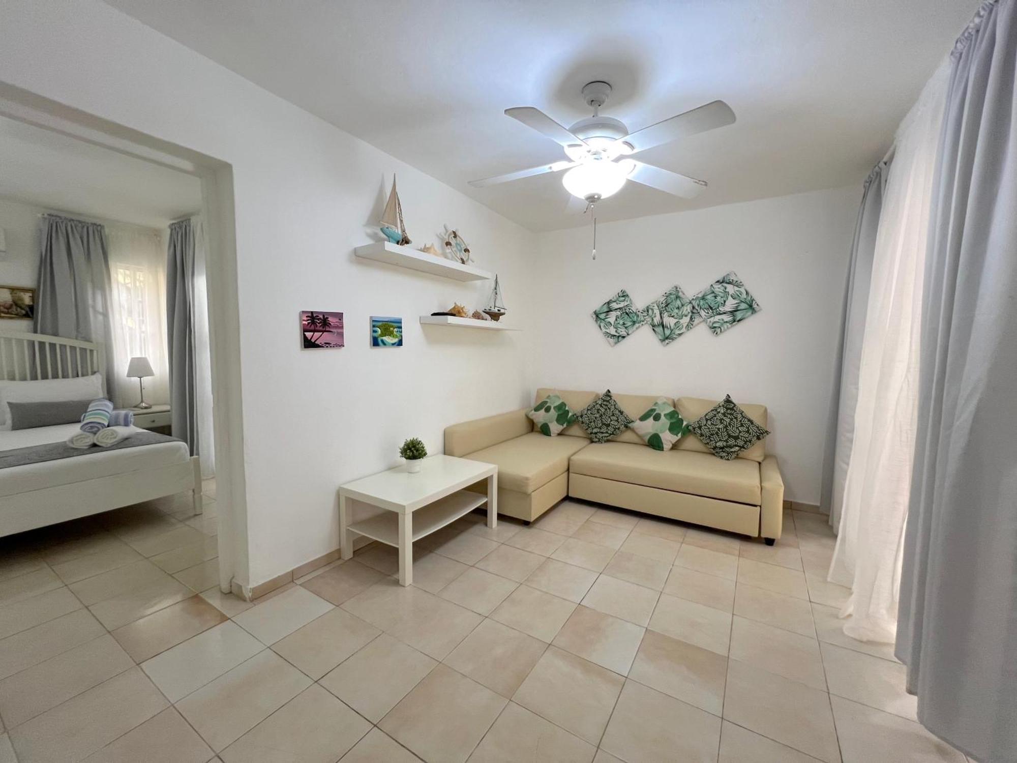 Deluxe Corales & - Price For Vacation